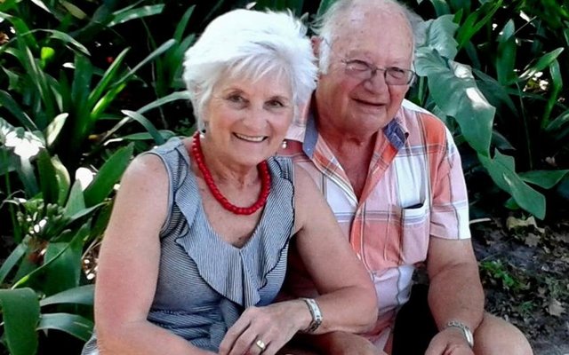 Wyle Bertus Smit saam met sy eggenote, Alta